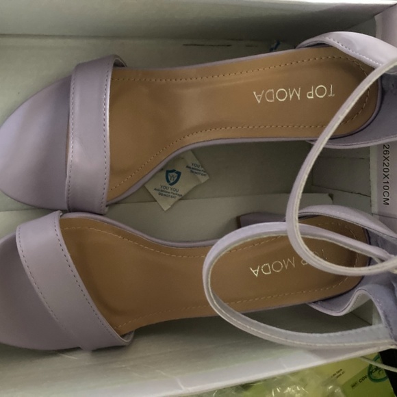 Sandals - Picture 2 of 3